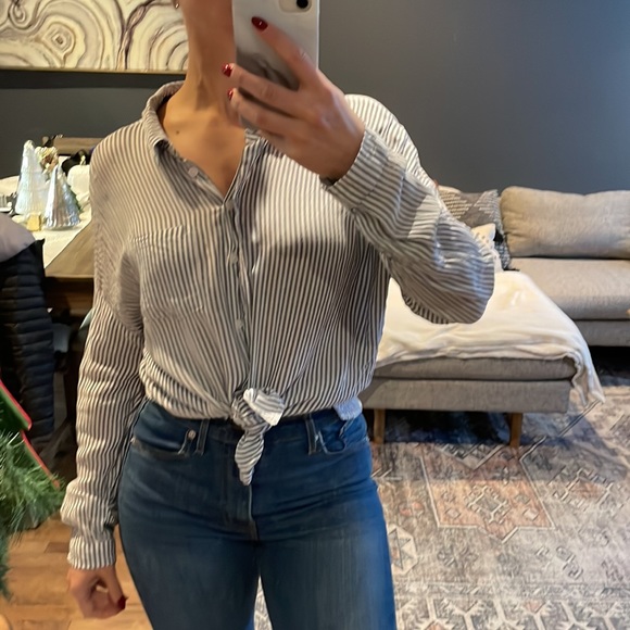 Button down - Picture 3 of 4